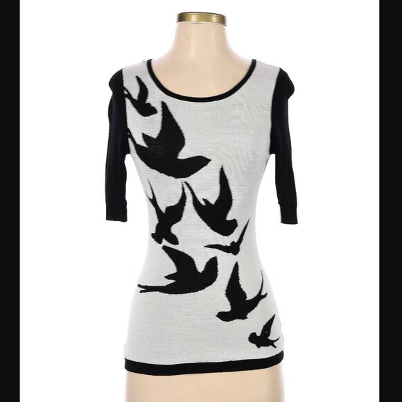 EXPRESS BLACK AND WHITE KNIT TOP WITH DOVES SIZE S - Picture 1 of 2